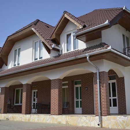 Fonix Apartmanhaz Nagypáli Dış mekan fotoğraf