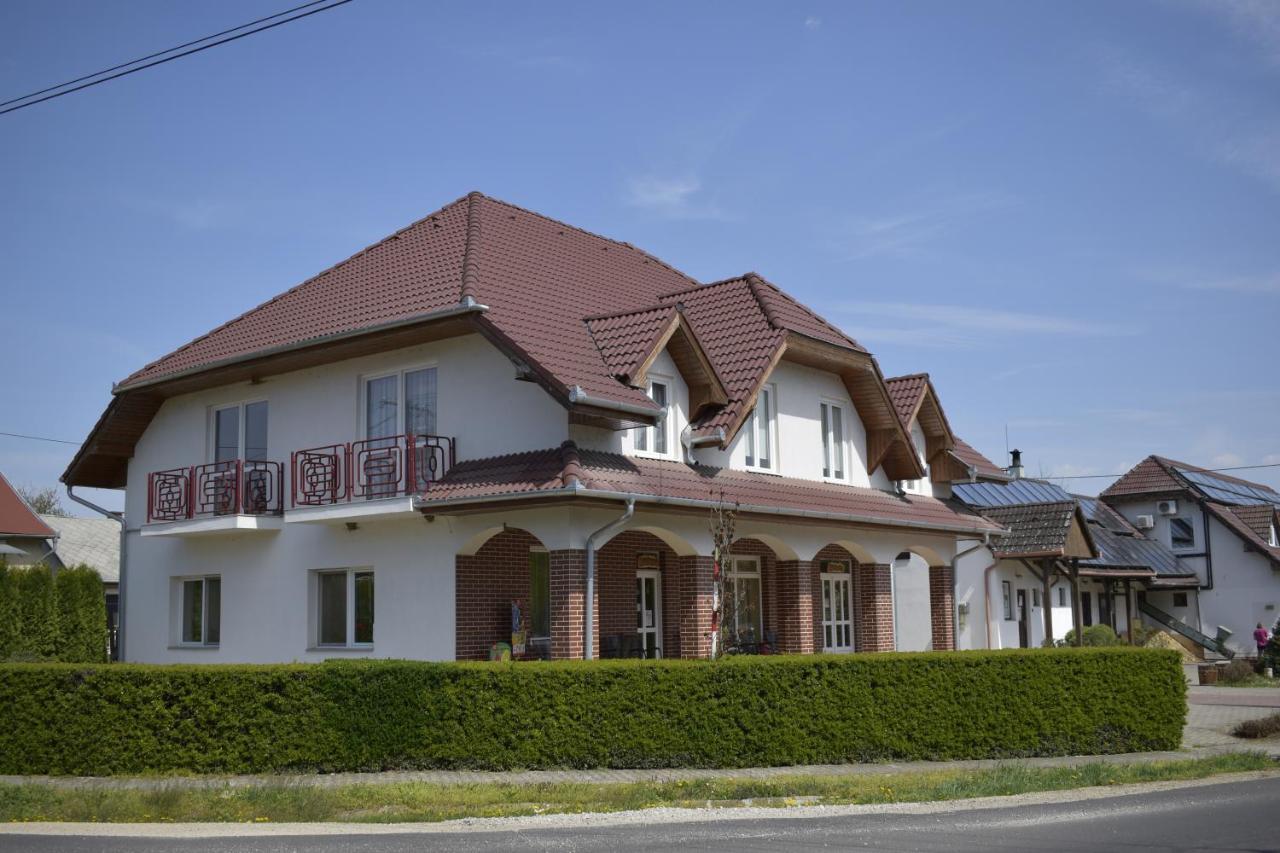 Fonix Apartmanhaz Nagypáli Dış mekan fotoğraf