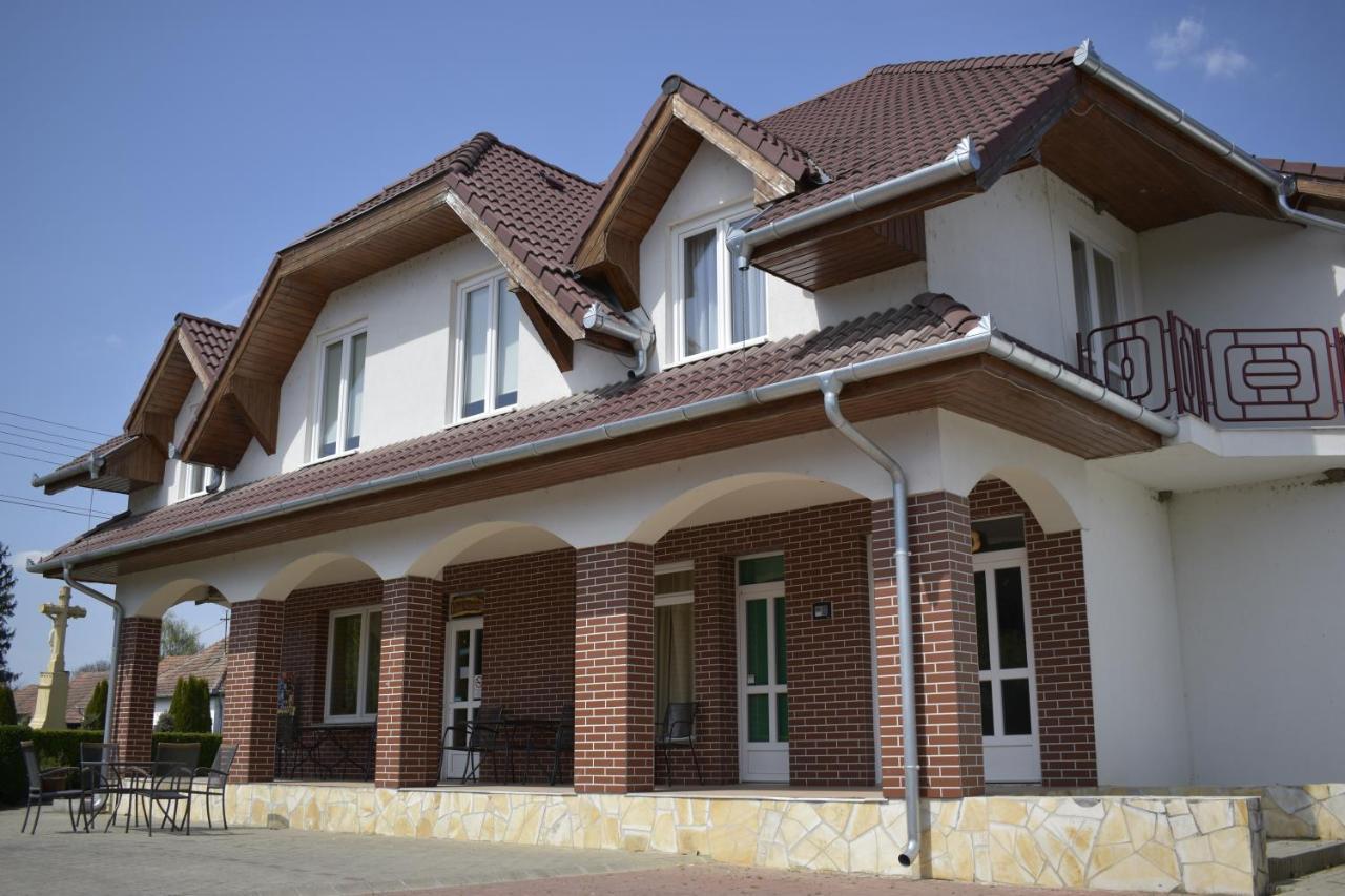 Fonix Apartmanhaz Nagypáli Dış mekan fotoğraf